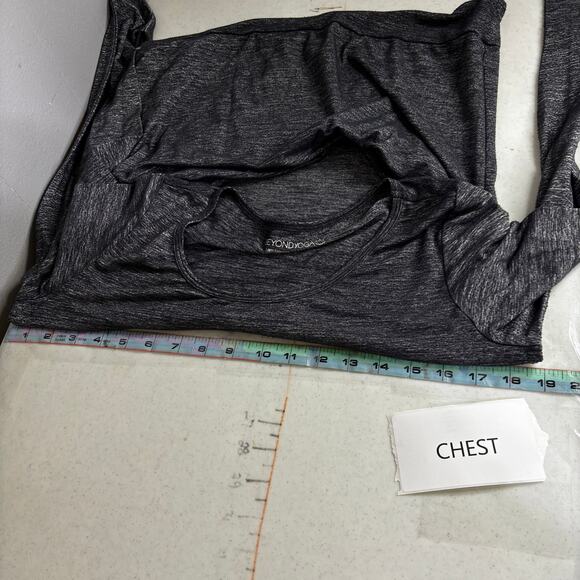 104. Beyond Yoga Womens L Gray Open Back Long Sleeve Workout Top Activewear Y2K - Picture 6 of 11